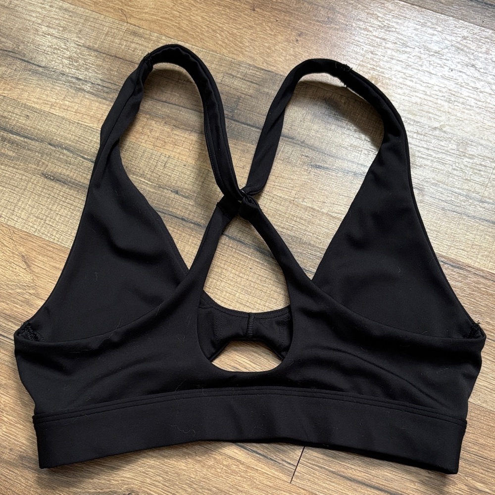 Gymshark peek a boo sports bra - Picture 2 of 2